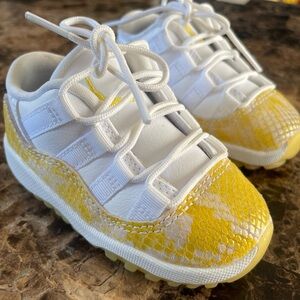 Toddler Jordan 11 Retro Low Yellow Snakeskin